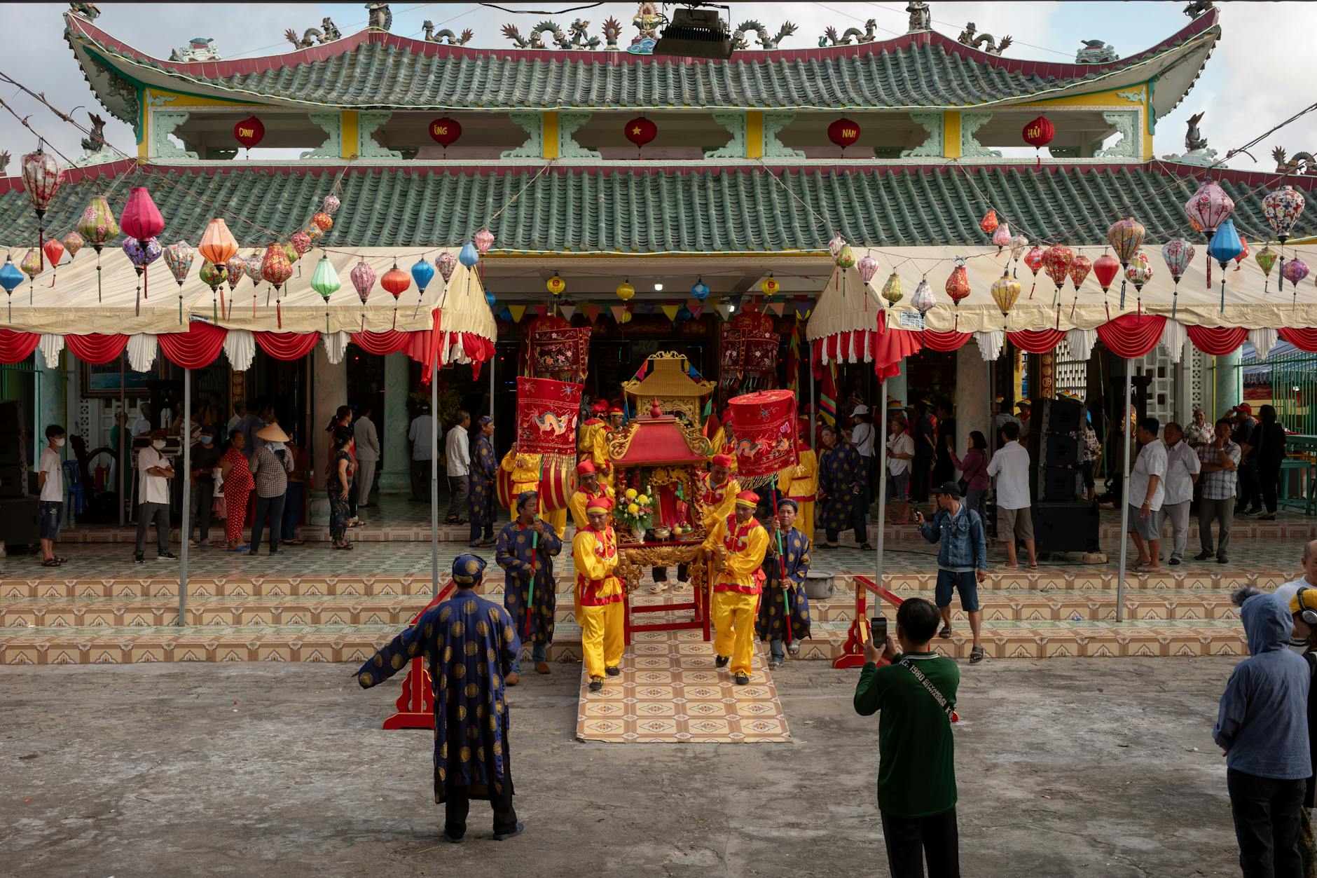 Cultural Experiences in Hanoi: 30+ Art, Crafts & Traditions (2026) 5 Colorful festival with traditional costumes at a Vietnamese temple