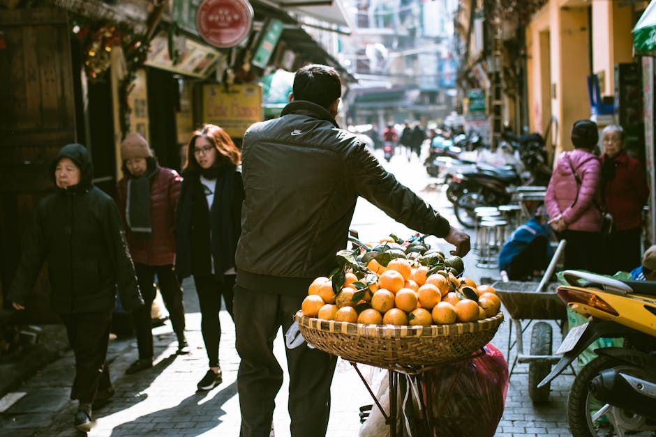Late Night Food in Hanoi: 24-Hour Eats Guide (2026) 2 Busy Hanoi street with vendor